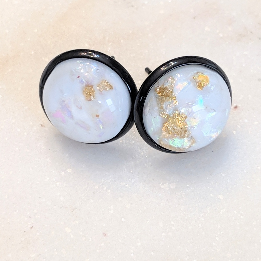 💖2/$14💖White gold leaf opal earrings